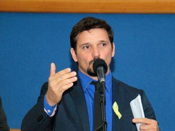 Defesa e acusa&ccedil;&atilde;o mant&ecirc;m sil&ecirc;ncio no caso de estupro de adolescente