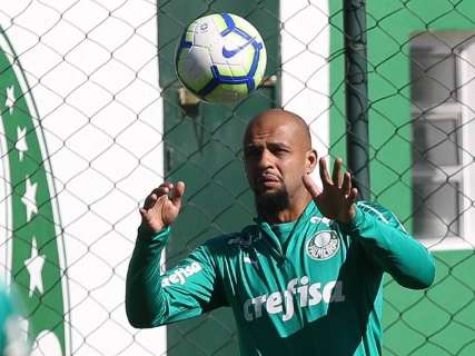 Palmeiras defende liderança do Brasileirão contra Athletico-PR em casa