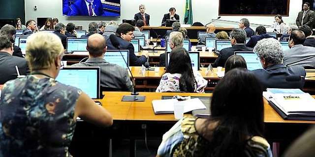 ﻿Relat&oacute;rio da reforma pol&iacute;tica deve ser votado na pr&oacute;xima semana