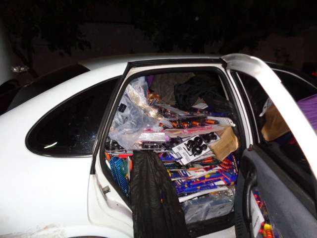 Homem &eacute; preso com mercadorias ilegais avaliadas em R$ 13 mil