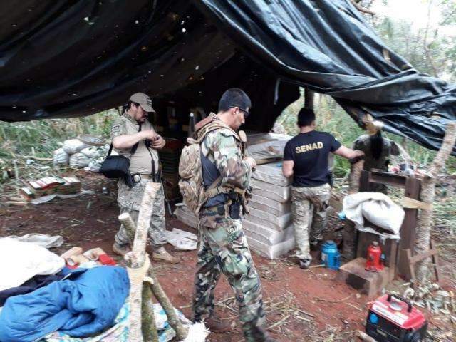 Descoberto acampamento com duas toneladas de maconha perto de MS
