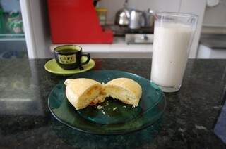 Além da chipa, a coalhada e o café são tradicionais.