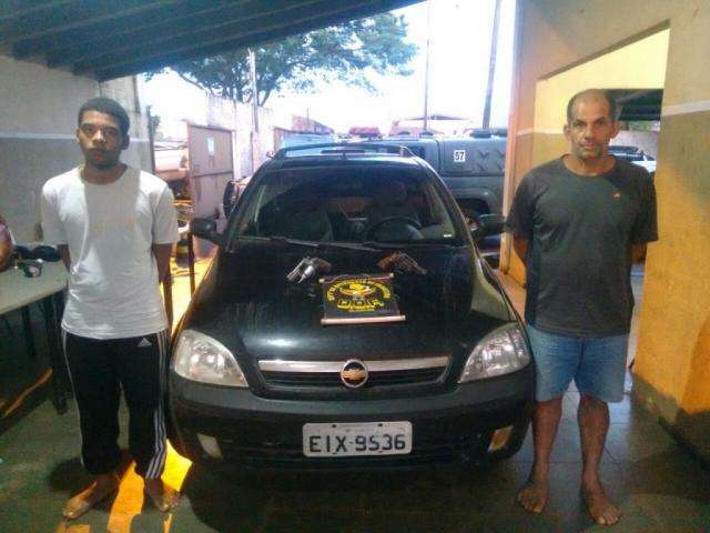 Dupla &eacute; presa ao ser flagrada com armas que seriam vendidas em SP 