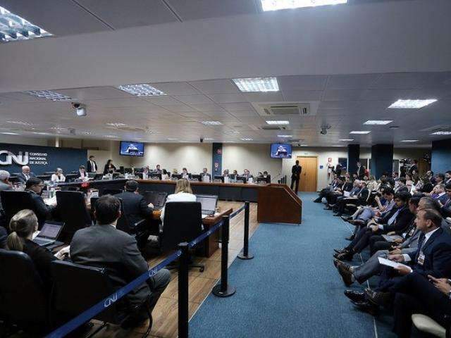 CNJ pune desembargador aposentado por irregularidades em precat&oacute;rios