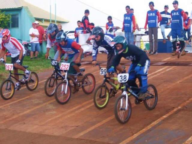 Estadual de Bicicross re&uacute;ne atletas em 12 categorias em Campo Grande