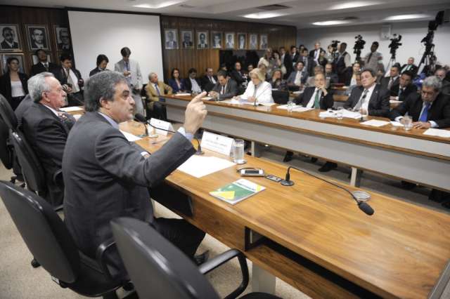 Sob press&atilde;o, ministro garante verbas para comprar terras ind&iacute;genas em MS