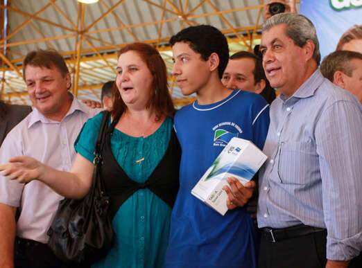  Governador pode entregar pr&ecirc;mios aos cinco melhores alunos da Rede Estadual