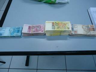 Polícia recuperou parte do dinheiro. (Foto: divulgação)