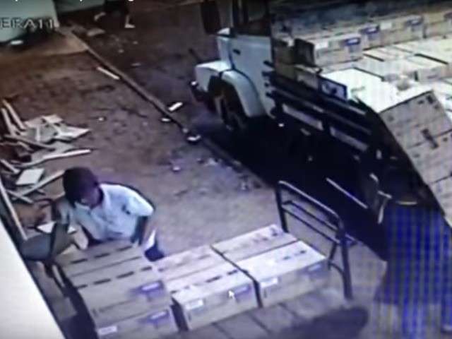 Imagens mostram roubo de R$ 2 milh&otilde;es em defensivos agr&iacute;colas