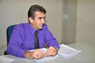 Delegado Cláudio Martins, responsável pela investigação. (Foto: Vanderlei Aparecido)