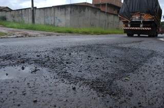 Prefeitura afirma que serviço era necessário para &quot;evitar&quot; buraco (Foto: Alcides Neto/Arquivo)