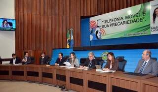 Audiência reuniu representantes das quatro operadoras de telefonia (Foto: AL/MS Roberto Higa)