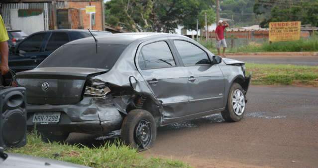  Motorista dorme ao volante e provoca acidente com 3 carros