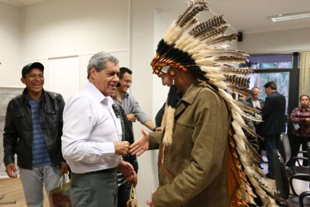 Ap&oacute;s 4 dias de bloqueio, &iacute;ndios deixam rodovia com promessa de mais seguran&ccedil;a
