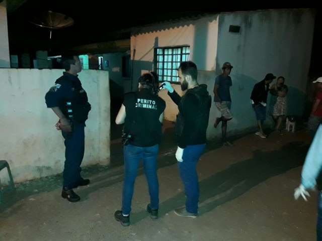 Dupla invade casa e mata jovem com sete tiros, todos disparados no rosto