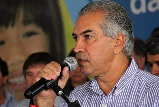 Reinaldo inaugura sala de tomografia e recebe homenagem em Sidrol&acirc;ndia
