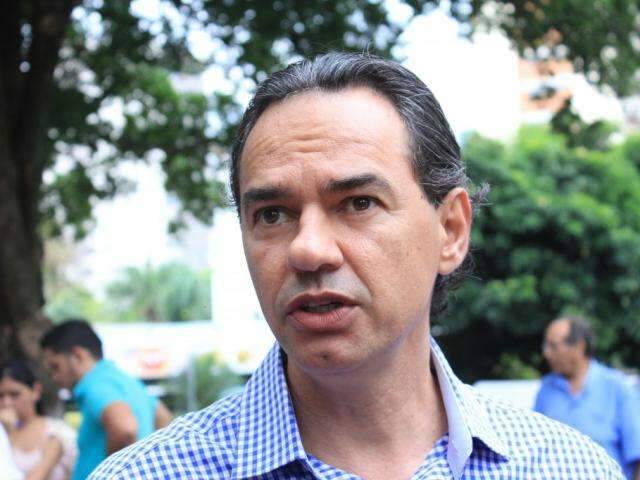 Prefeito diz que aplicativos de carona paga &quot;&eacute; onda que vai passar&quot;
