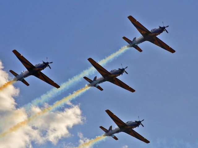 Base abre os port&otilde;es no domingo com apresenta&ccedil;&atilde;o da Esquadrilha da Fuma&ccedil;a 