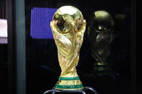 Fifa confirma que presidente Dilma Rousseff irá entregar taça da Copa do Mundo