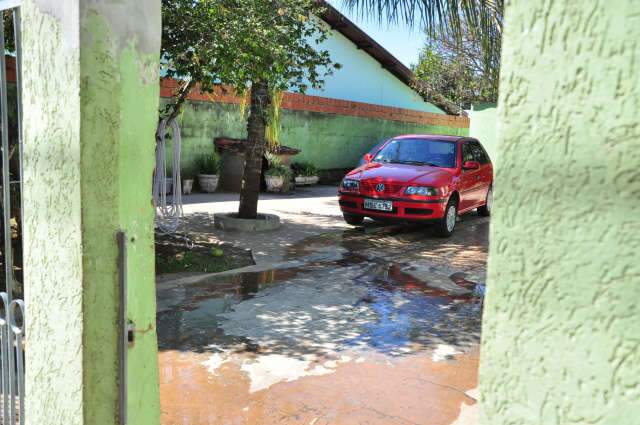  Idoso que teve carro alvejado por quatro tiros diz n&atilde;o ter ideia de autor  