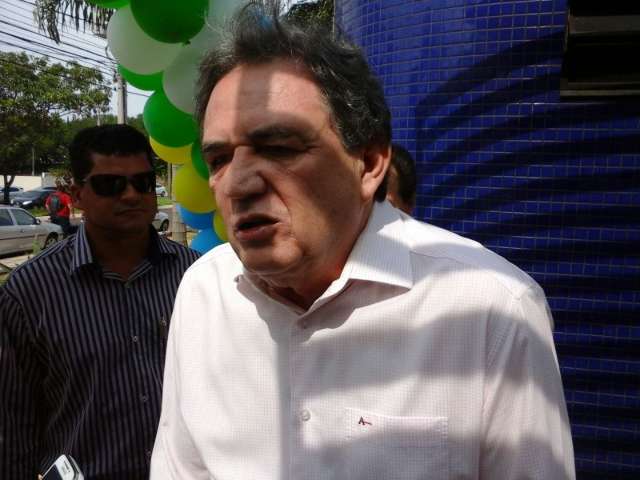 Andr&eacute; diz que candidato deve ser experiente, mas ter &quot;cara de novo&quot;