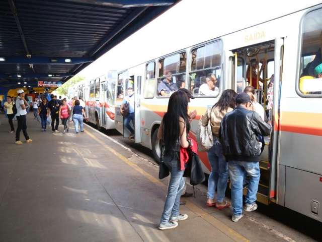 Ap&oacute;s esperar novos &ocirc;nibus, prefeitura vai contratar vistoria da frota