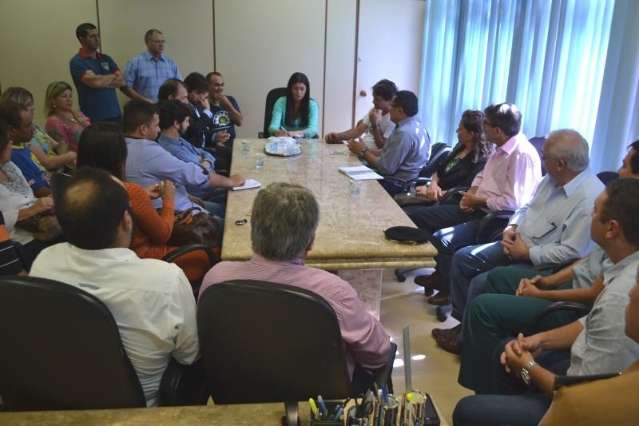 Governo anuncia nesta quinta reajuste salarial dos servidores estaduais