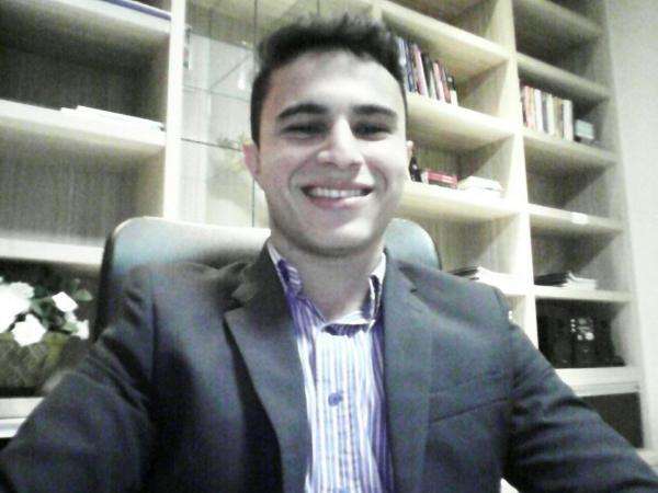 Aos 20 anos, Yan fez o que muitos n&atilde;o conseguem e j&aacute; foi aprovado na OAB