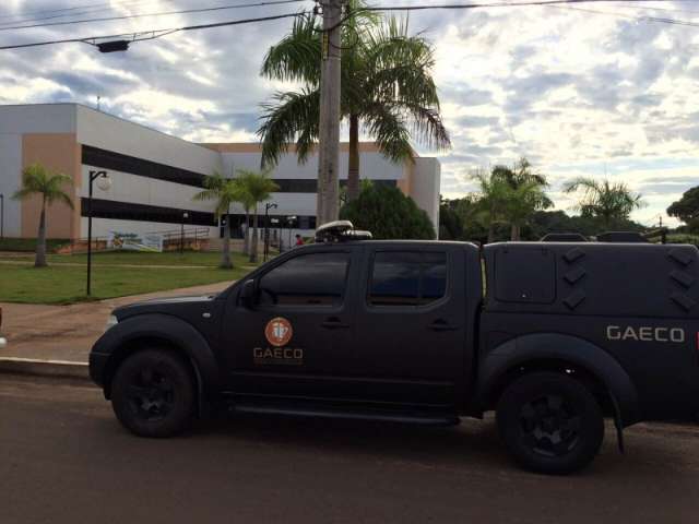 Gaeco apreende documentos na prefeitura durante a "Opera&ccedil;&atilde;o Tempestade"