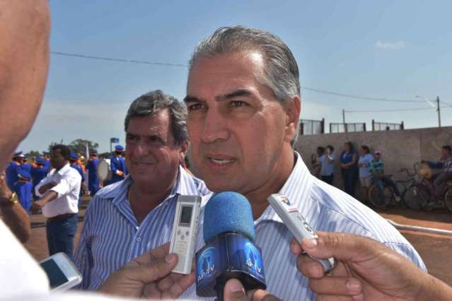 Governador entrega 96 casas que receberam investimento de  R$ 6,5 mi