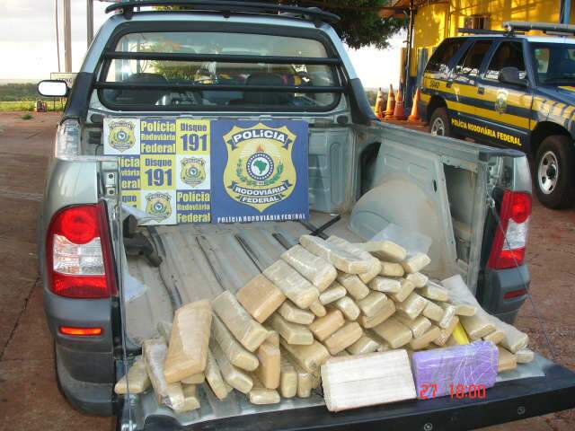  Aut&ocirc;nomo &eacute; preso com 4,2 kg de coca&iacute;na e 36,4 kg de maconha na BR-463