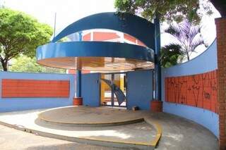 Conselho de Saúde propôs usar antigo prédio do CNEC para abrigar pediatria (Foto:Arquivo)