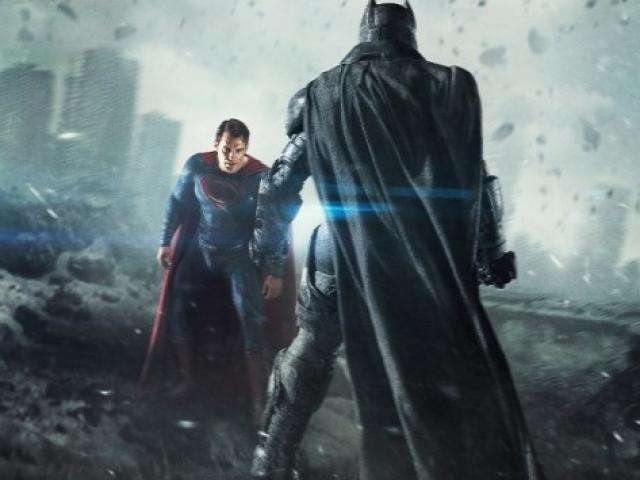 Com tr&ecirc;s estreias, cinemas tem o esperado embate &quot;Batman Vs Superman&quot;