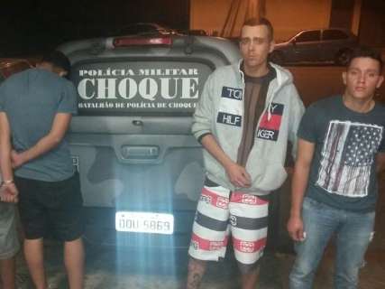 Polícia prende 2 homens e adolescentes por assaltos na Joaquim Murtinho