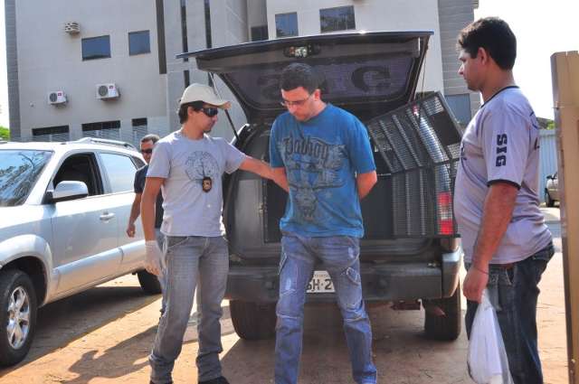 Pol&iacute;cia convoca v&iacute;timas de homem soropositivo que aliciava garotos