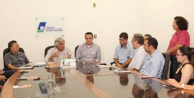 Delc&iacute;dio promete diminuir ICMS do diesel de 17% para 14%