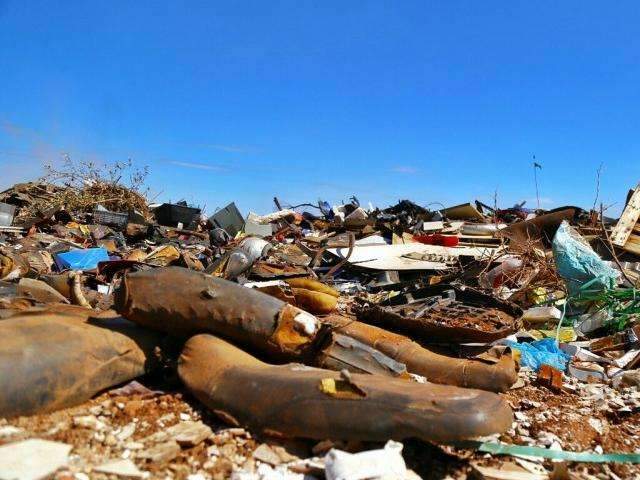 Justi&ccedil;a d&aacute; 15 dias para Bernal, Olarte e Nelsinho explicarem problemas em aterro