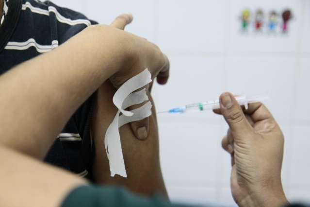 Vacina contra Hepatite B j&aacute; est&aacute; nos postos para pessoas com at&eacute; 49 anos