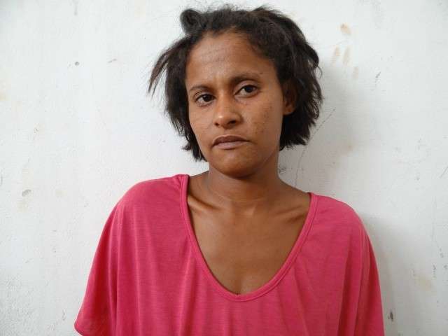 Mulher &eacute; presa com coca&iacute;na em barriga falsa ao tentar embarcar para o PR