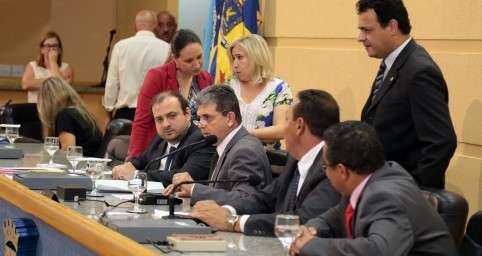 Vereadores aprovaram 64% dos projetos enviados pelo prefeito