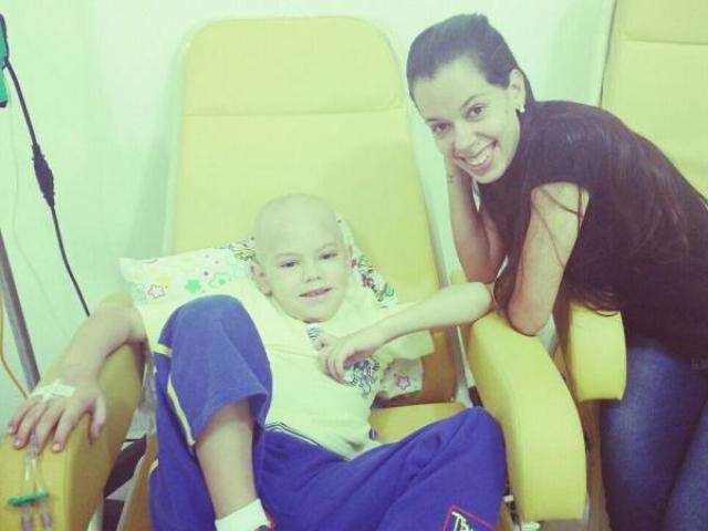 Grupo faz campanha de doa&ccedil;&atilde;o de sangue para garoto com leucemia