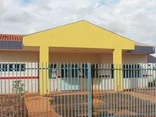 Escola está praticamente pronta, mas ainda não pode ser colocada em funcionamento (Foto: Divulgação/TCE)
