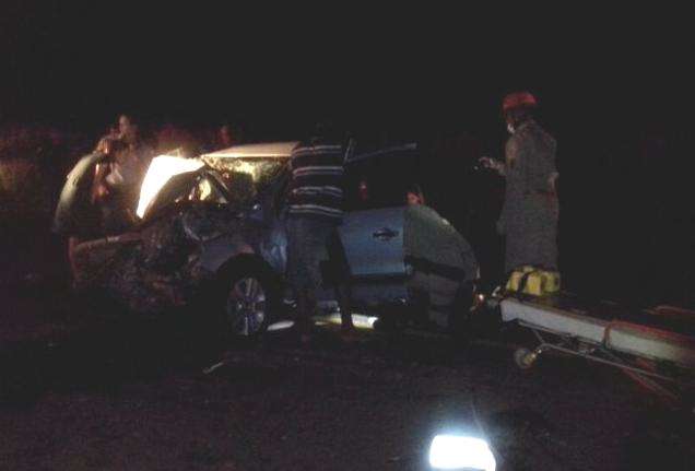 Casal fica preso &agrave;s ferragens ap&oacute;s colidir com carreta e carro em Taquarussu