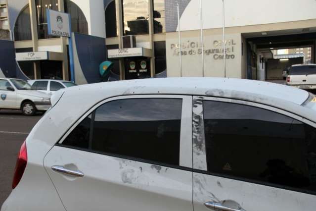 Dois jovens s&atilde;o presos ap&oacute;s roubar carro de fam&iacute;lia na Euclides da Cunha