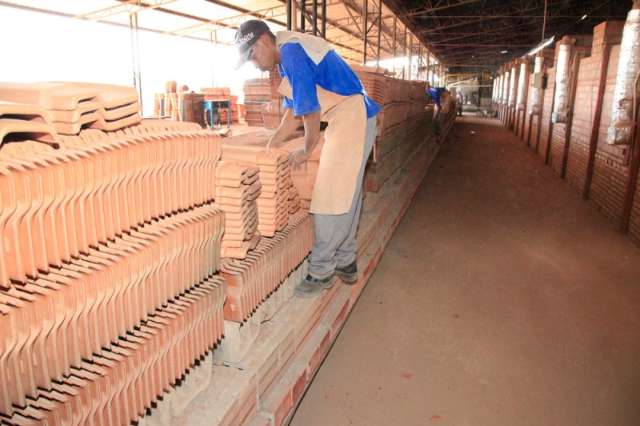 Impulsionada por programas sociais, ind&uacute;stria da cer&acirc;mica projeta crescer 15%