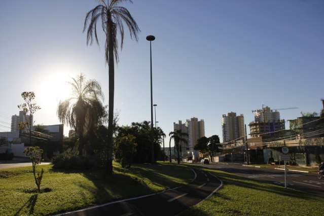C&eacute;u claro, temperatura amena ao amanhecer, mas term&ocirc;metros podem marcar 32&ordm;C