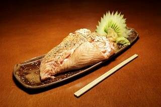 Honadashi Sushi estreia com o Temaki Especial, famoso da casa pelo tamanho e porque no lugar de arroz e algas tem camarões empanados cobertos com salmão, por R$ 45,90.