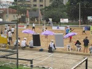50 duplas em tr&ecirc;s categorias disputam torneio de beach tennis na Capital 