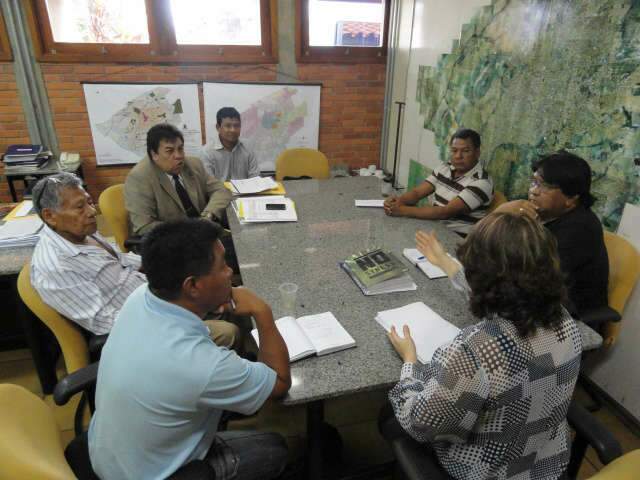  Feira Ind&iacute;gena &eacute; tema de reuni&atilde;o entre Planurb e representantes dos feirantes