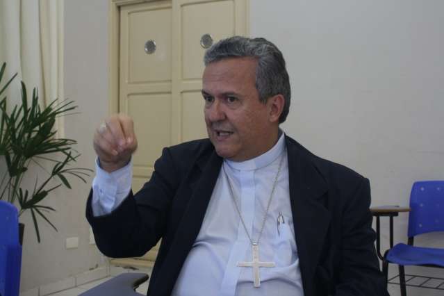 Dom Dimas defende CIMI e diz que igreja tomou partido por demarca&ccedil;&atilde;o